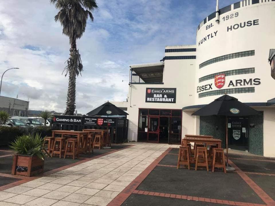 Essex Arms Motel Huntly Exterior photo